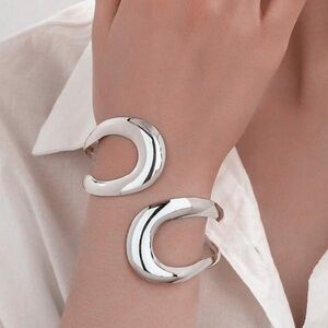 New Elegant Silver Crescent Hinge Bracelet